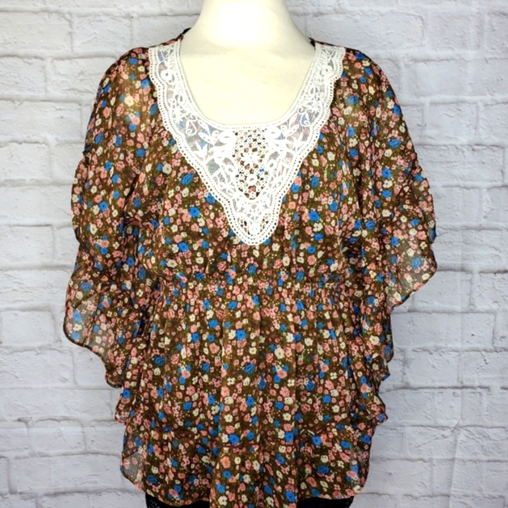 Forever 21 Whimsie Fairy Goth Boho 70s Floral Top Spinning Gold vibe